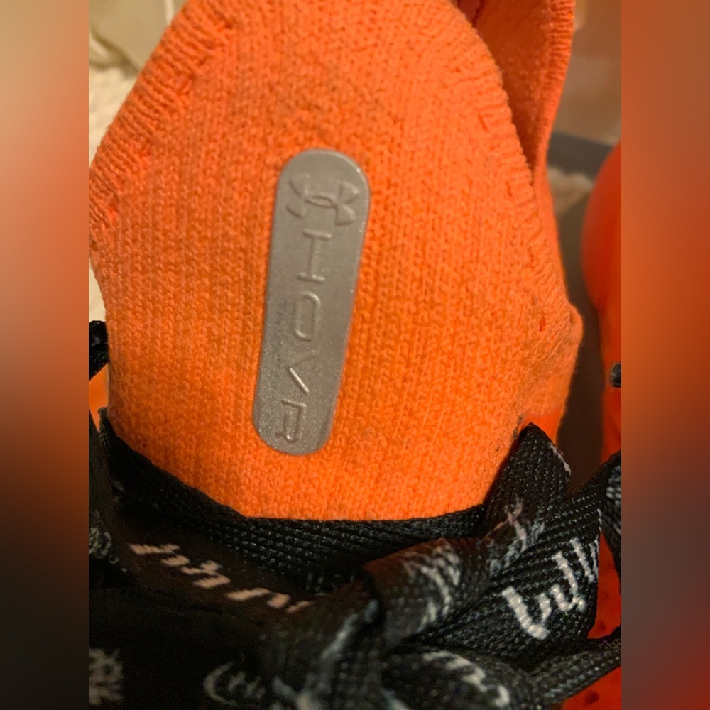 UNDER ARMOUR - Picture 7 of 11